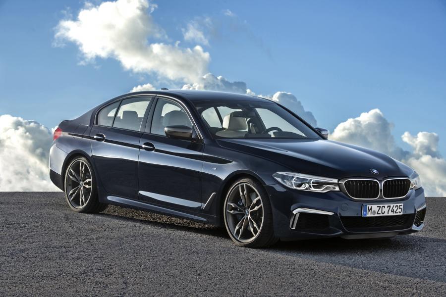  BMW M550i xDrive Sedan 2017 года  (WW) (фото 14 из 48)